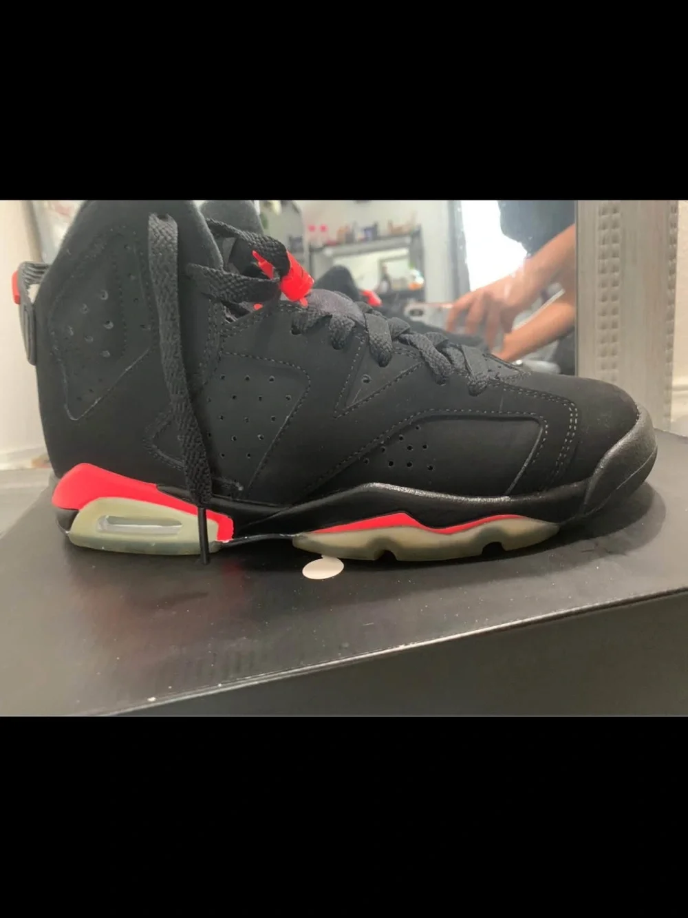 Jordan Men's Black and Red Sneakers